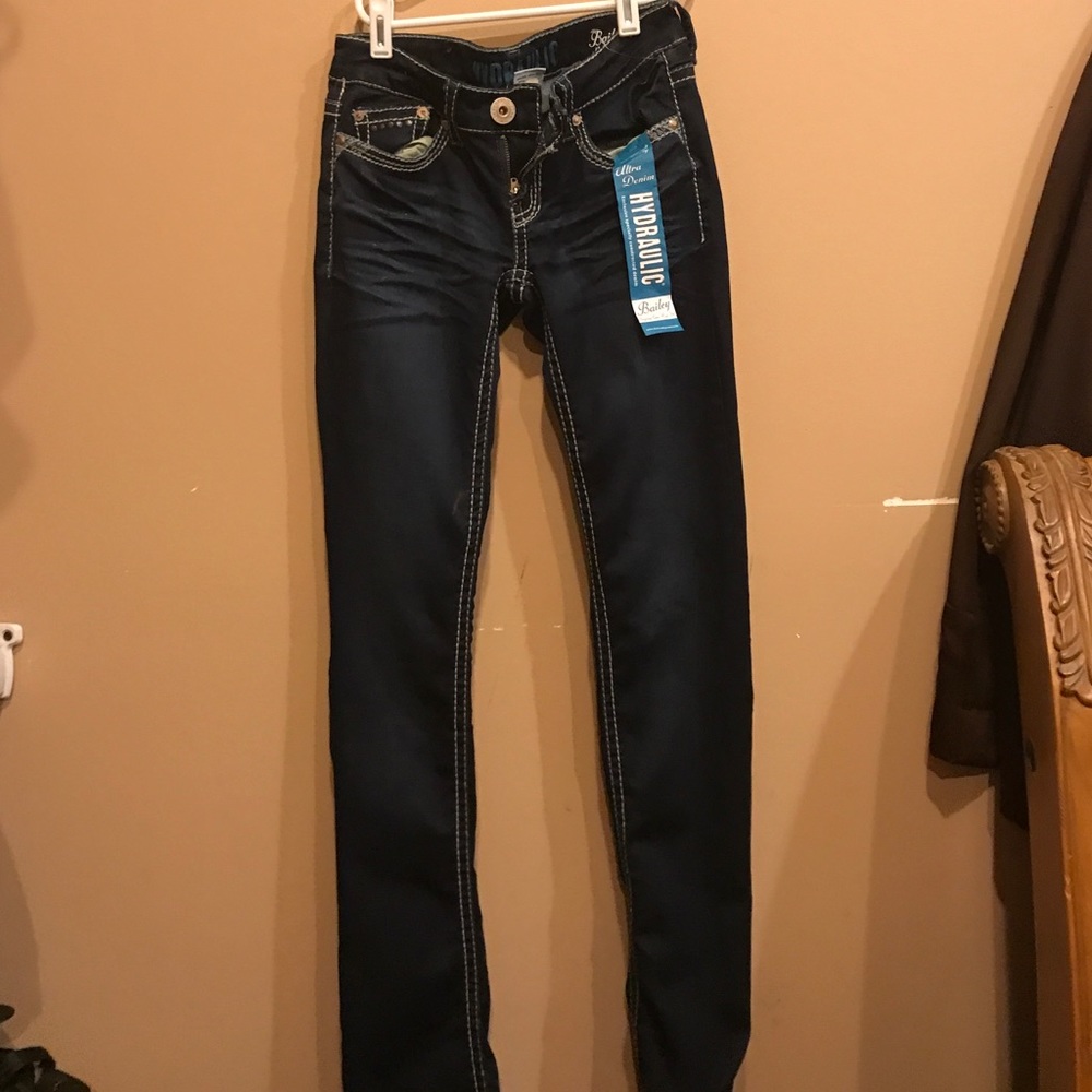 Hydraulic jeans stitching embellished