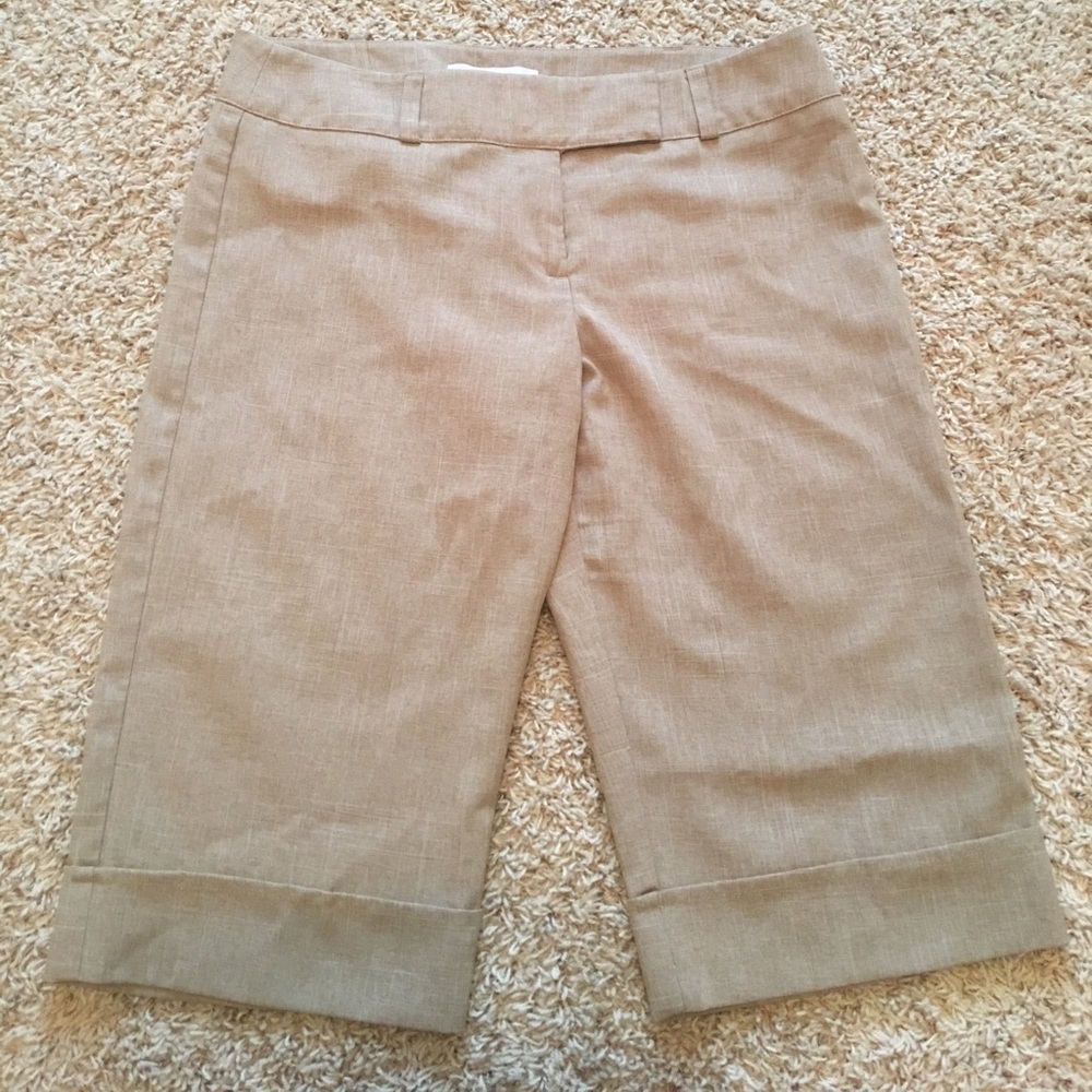 Knee length short and classy