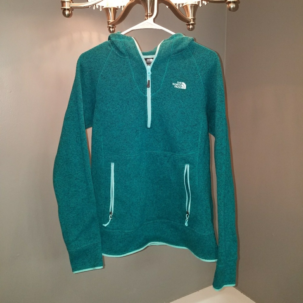 Womens North Face sweater pullover
