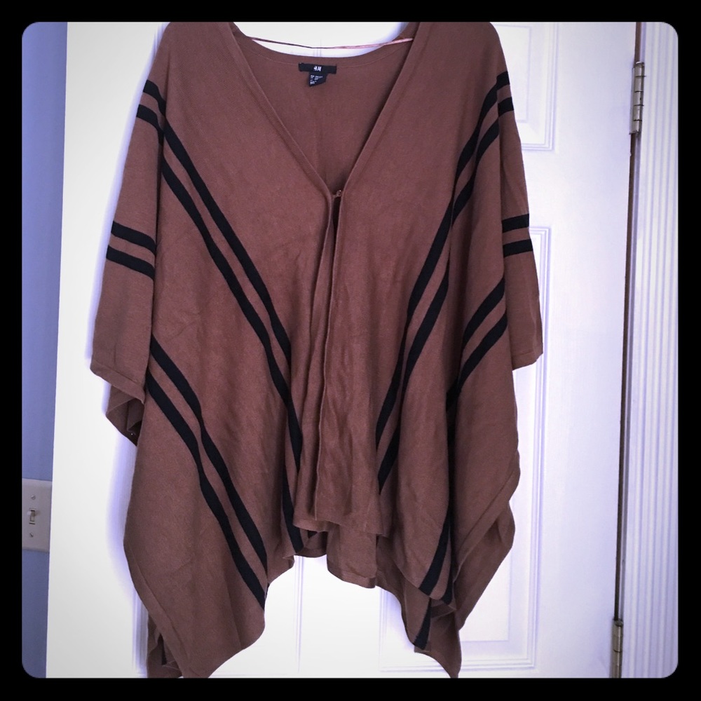 H&M one size button closure poncho