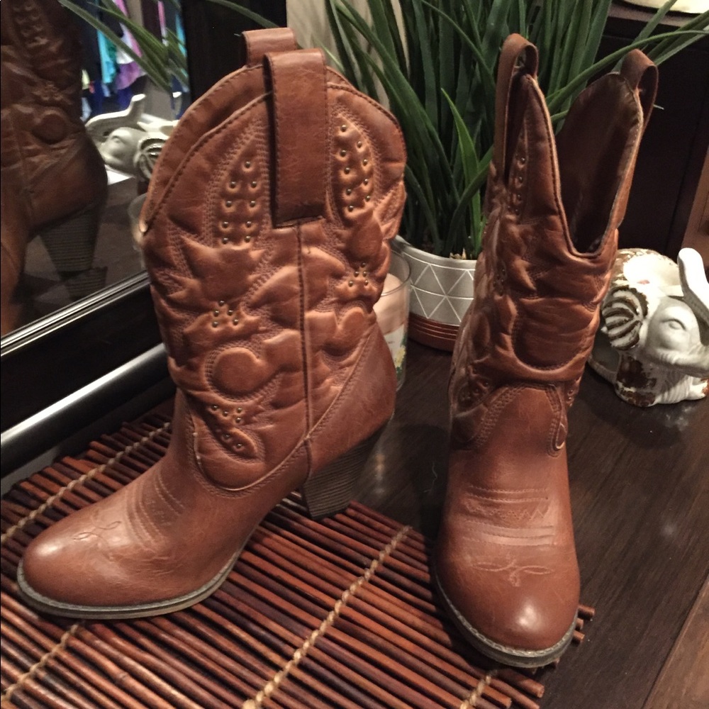 MIA larue cowboy boots