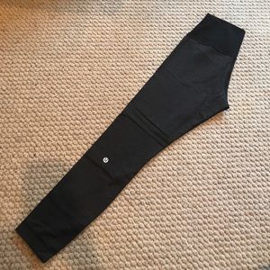 Lululemon high rise Wunder Under Pants Size 4