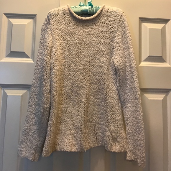 SO Sweaters - Darling, oh-so-soft white sweater! 💕