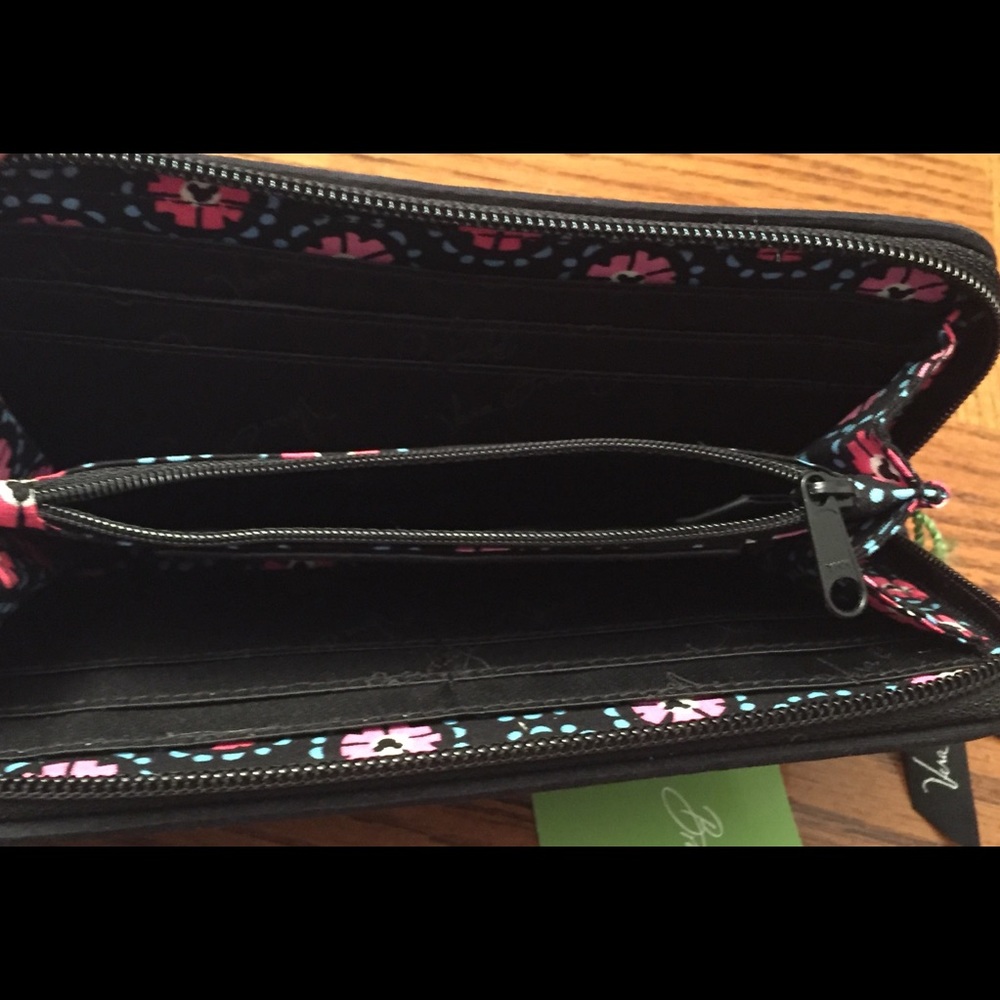 Vera Bradley Disney Mickey Medallion zip wallet - Picture 2 of 7