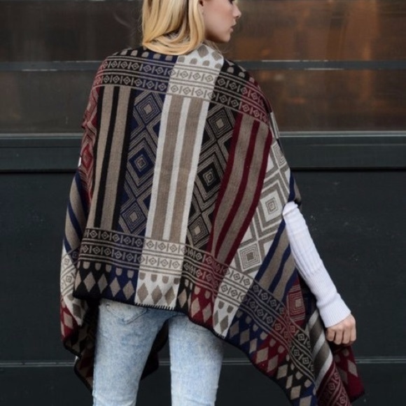 "NEW" MOCHA Poncho - Picture 3 of 3