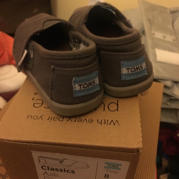 TOMS CLASSIC GRAY SLIP ONs - Picture 2 of 3