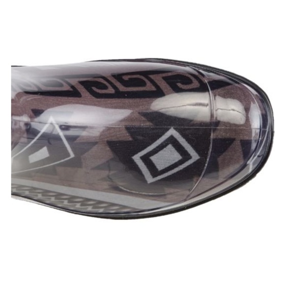 Tribal print rain boots - Picture 3 of 3