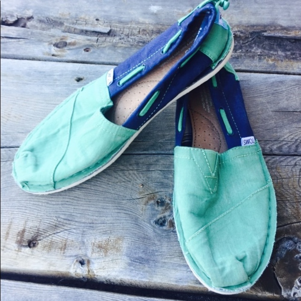 Blue & Green Toms