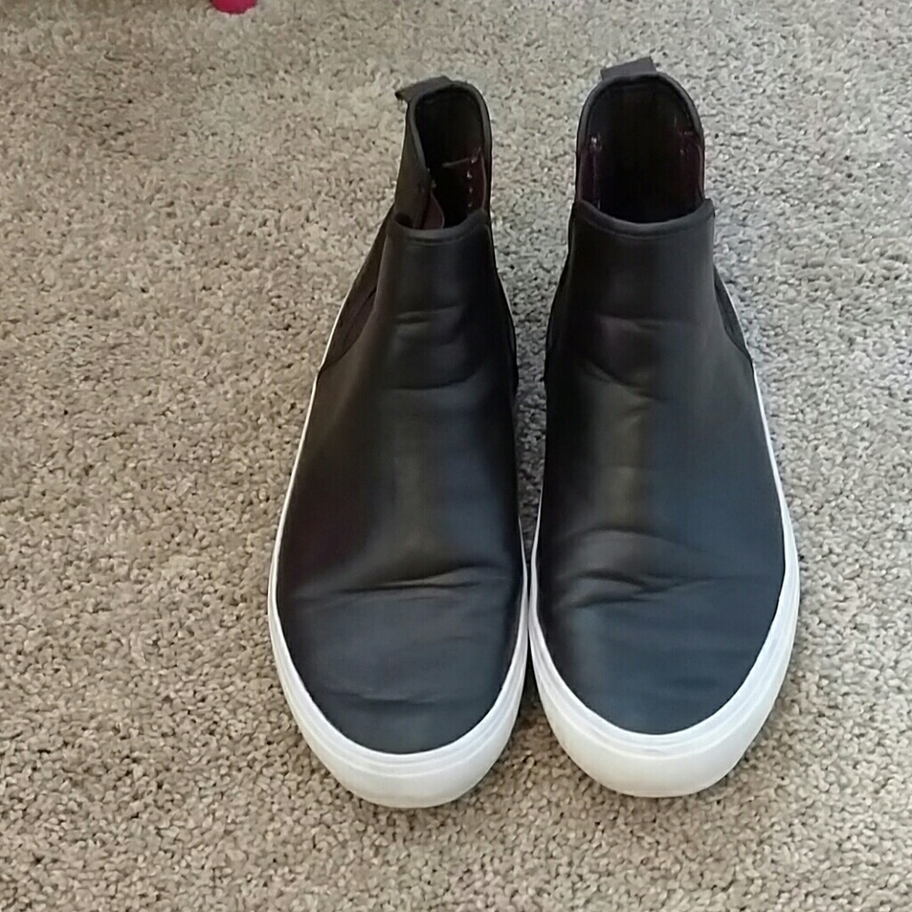 Old Navy pull on shoes