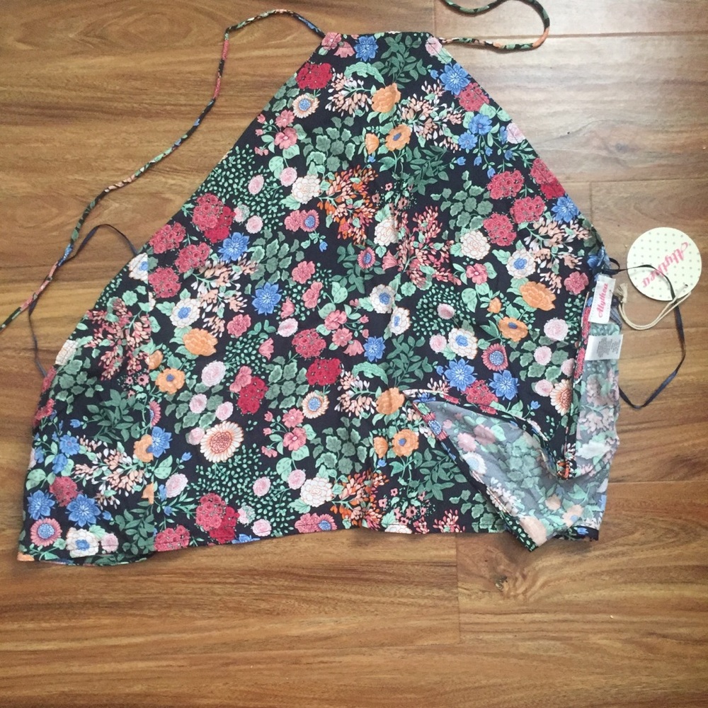 ✨SOLD✨New with tags crop top