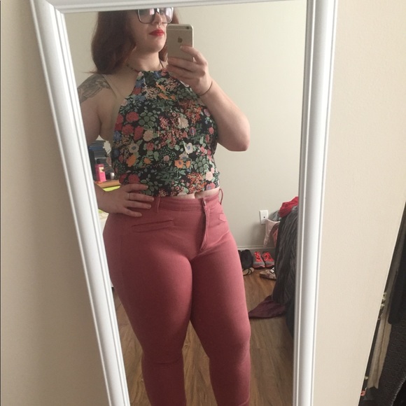 ✨SOLD✨New with tags crop top - Picture 4 of 4