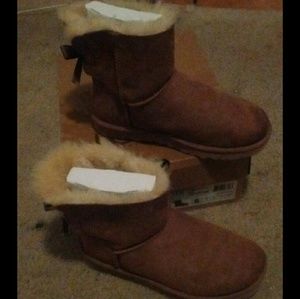 Bailey bow uggs in chesnut