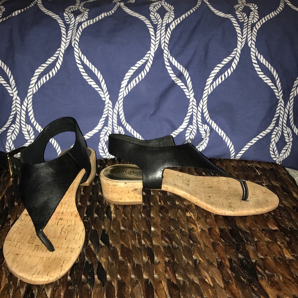 MK thong sandal