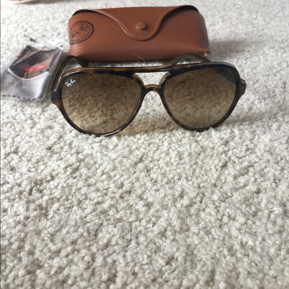 Ray Ban CATS 5000