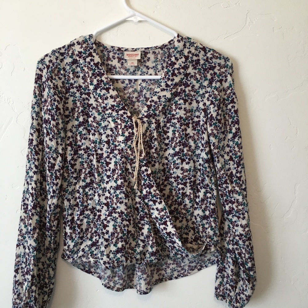 Long sleeve v-neck blouse