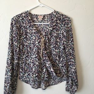 Long sleeve v-neck blouse