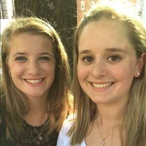 Meet your Posher, Nina