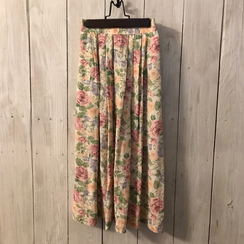 2️⃣ for 🔟 Floral Midi skirt