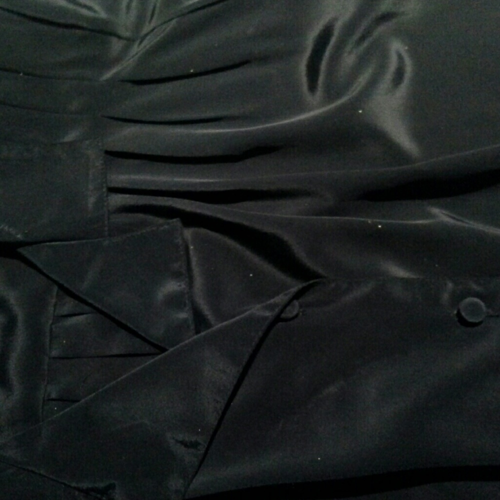 Black silky long sleeved pleated blouse sparkley - Picture 2 of 5