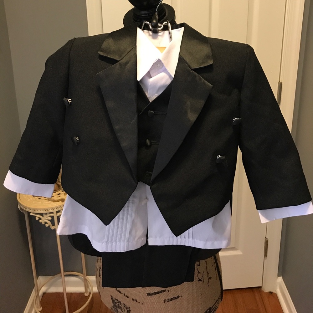 4pc Tuxedo Set