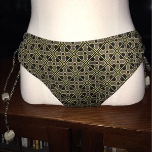 VS Victoria’s Secret bikini bottoms in lime, brown color with beads