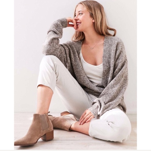 NWT Urban Outfitters Cozy Knit Top - Picture 2 of 3