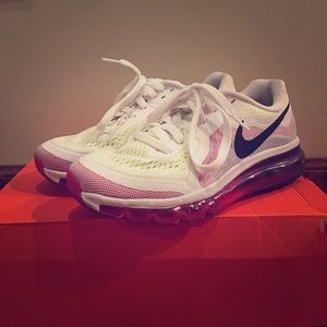 Nike Women Air Max Sneakers 7.5