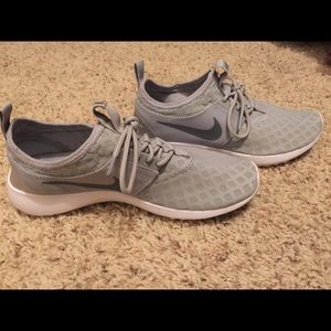 Women's Nike shoes