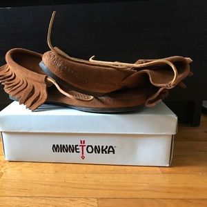 Women's Minnetonka Classic Fringe Boot - sz 9
