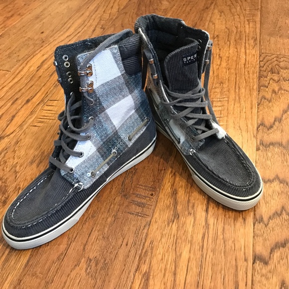 NWOT Sperry high tops - Picture 2 of 8