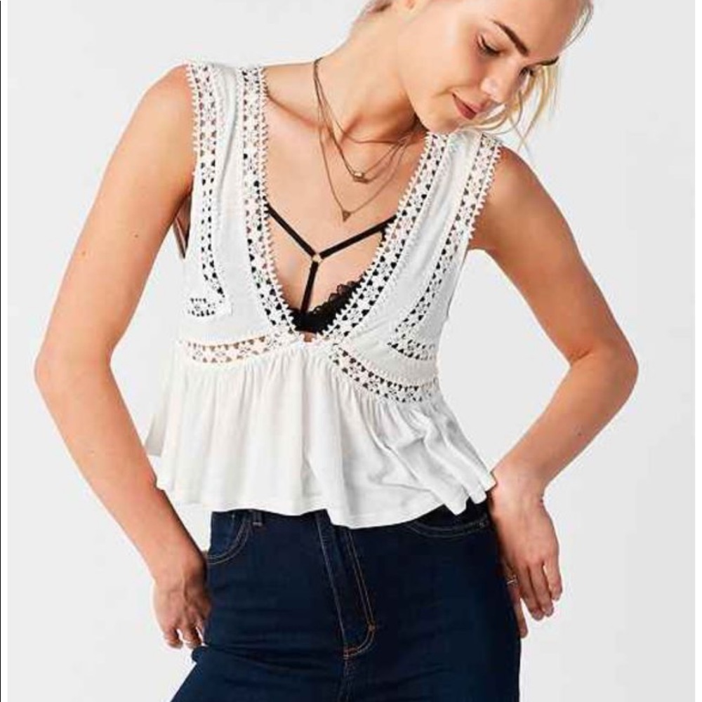 Kimchi Blue Rita V-Neck Lace Top UO