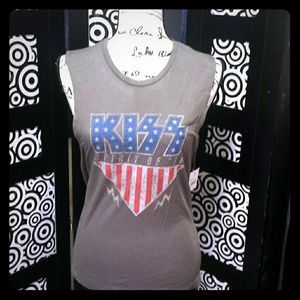 NWT! Awesome KISS t-shirt