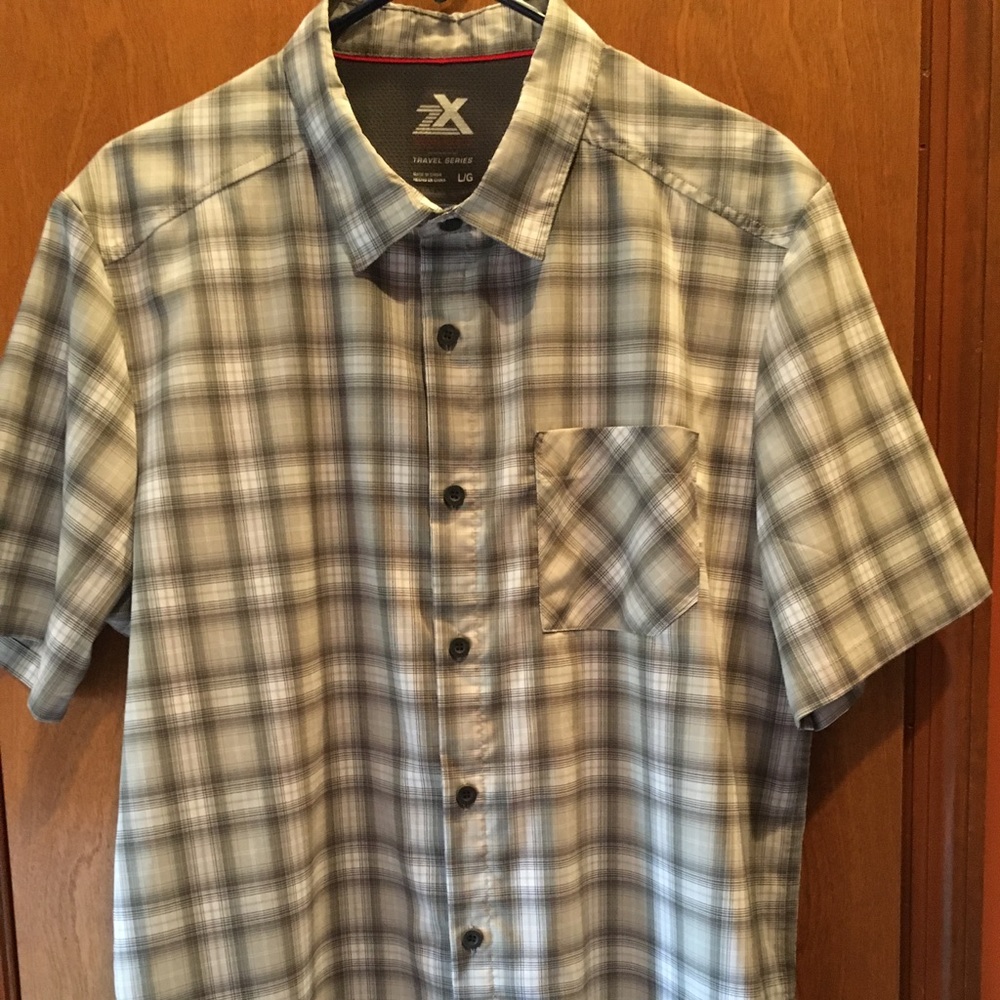 NWOT Men's button down gray shirt Lg runs smaller