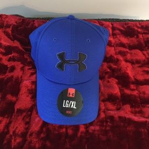 Brand new under armour hat!! Never worn!!
