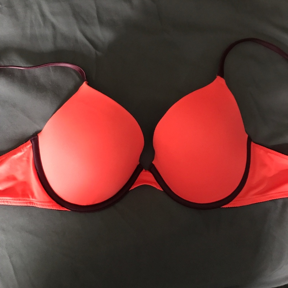PINK Victoria's Secret bra