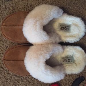 Girls UGG shoes size 3