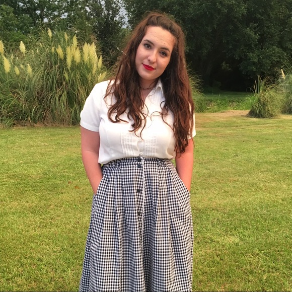 Welcome to my Closet! About me below ⬇️ - Picture 11 of 11