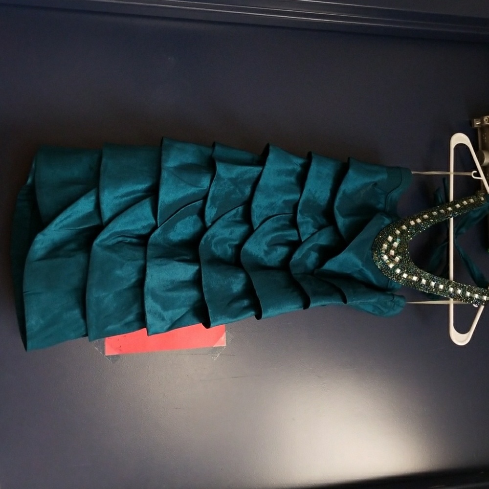 Juniors cocktail special occasion dress