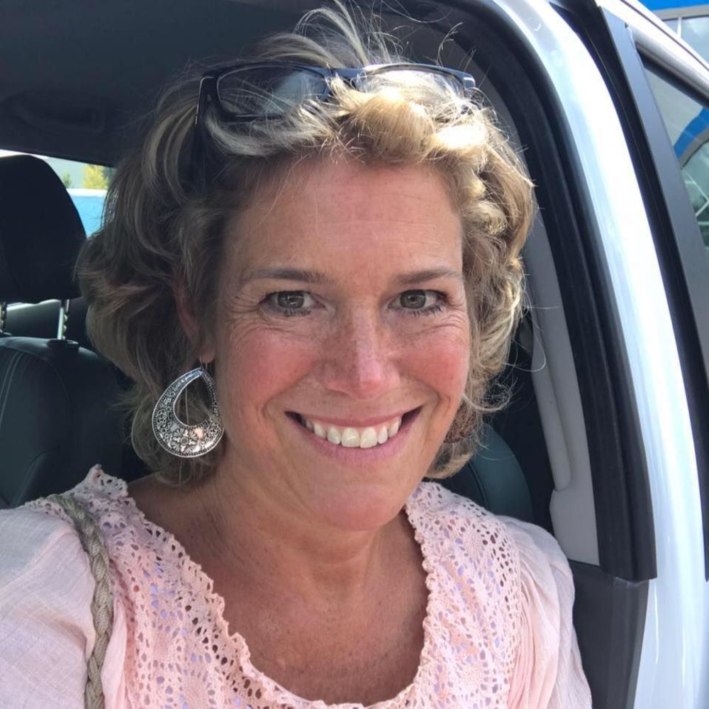 Meet your Posher, Elizabeth