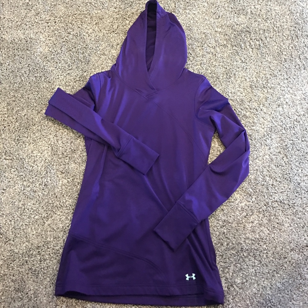 UA pullover