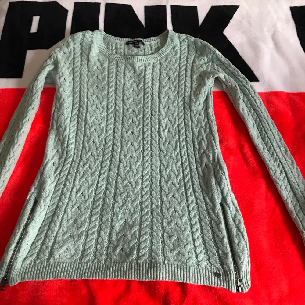 American Eagle Outfitters Teal Fitted Sweater!