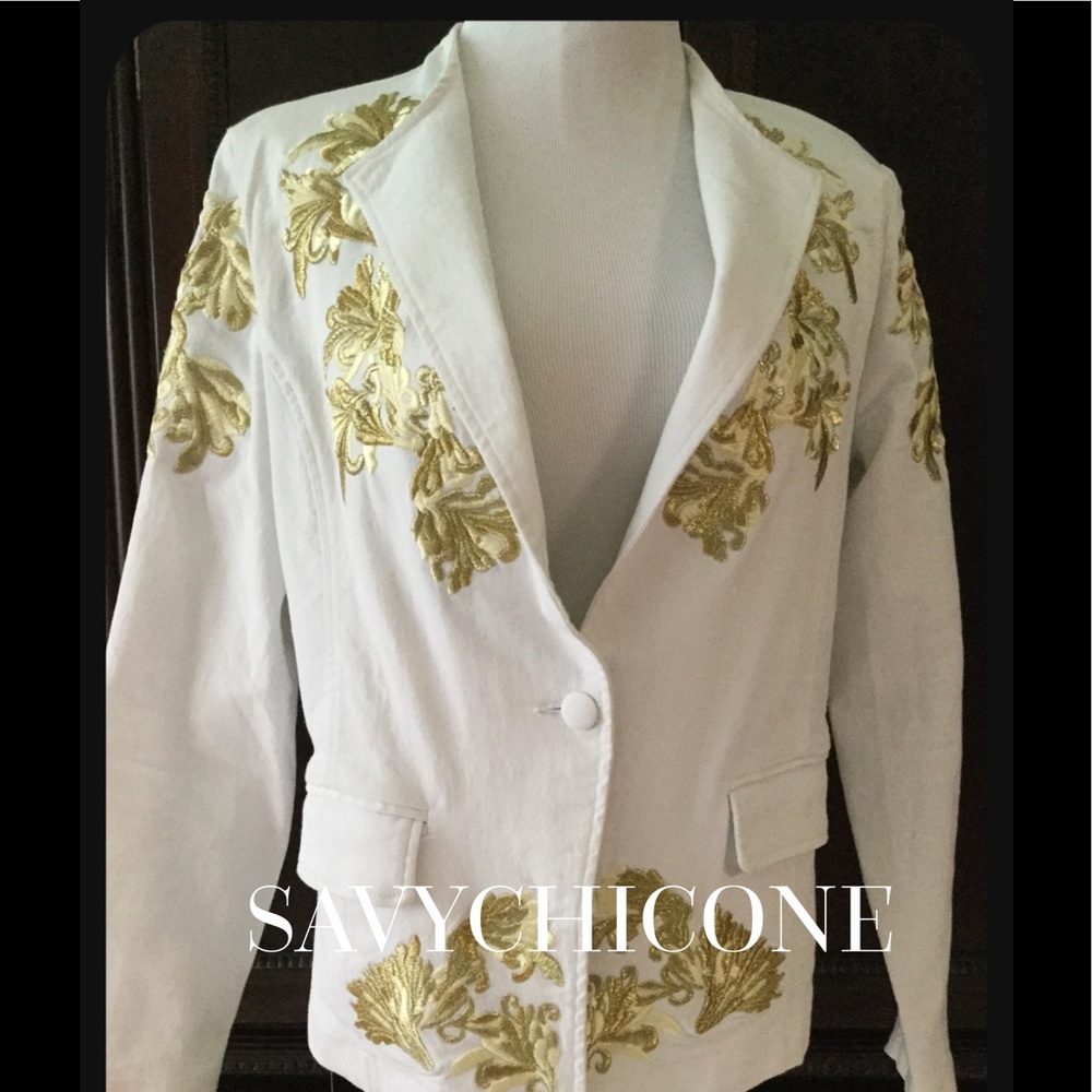 🦋REDUCED!!!BEAUTIFUL EMBROIDERED JEAN JACKET