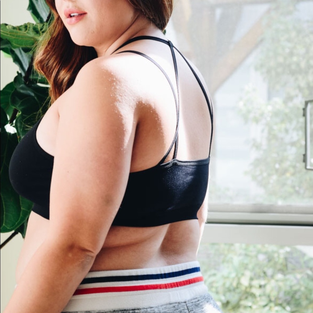 PLUS SIZE Floral Cut Out BRALETTE - Picture 3 of 8