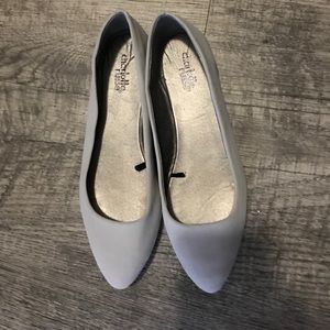 Never worn grey flats