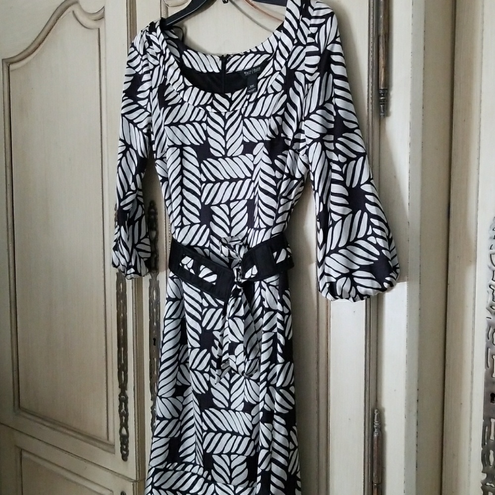 Dress - Picture 4 of 4