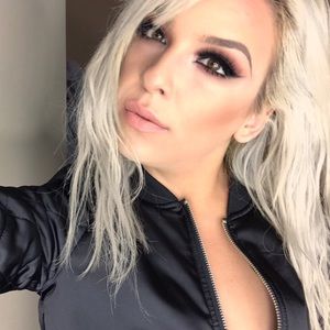 Meet your Posher, Deanna