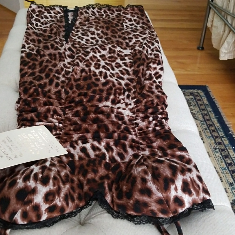 Dress - Picture 6 of 6