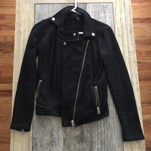 NEVER WORN FOREVER21 BLACK KNIT MOTO JACKET (S)
