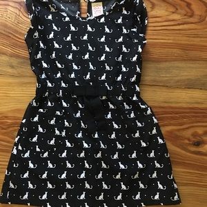 Adorable 🐱 dress!!! Girls
