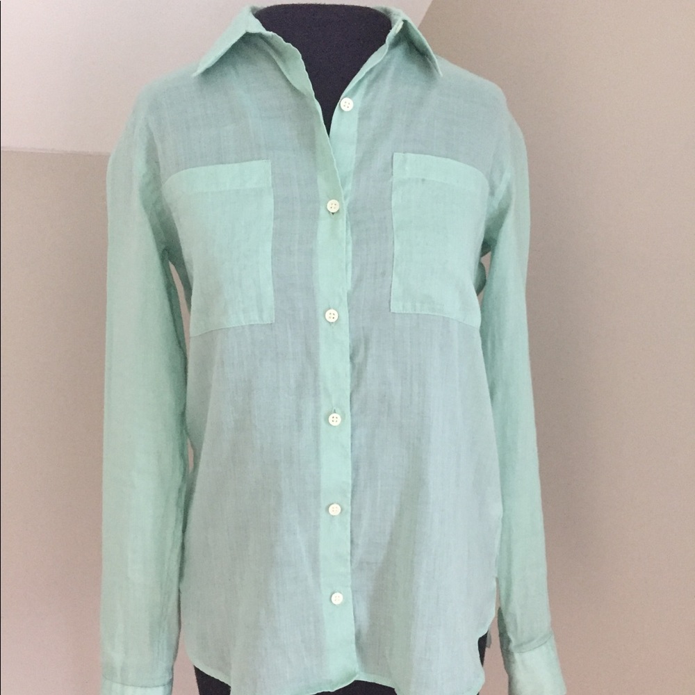 Gap light green button up with two front pockets